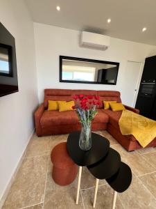 Breathtaking Mediterranean Views from Renovated Cosy Nest, Walk to Portissol Beach and Port