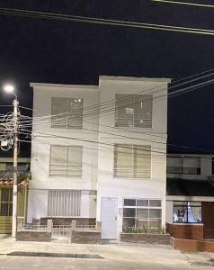 Apartaestudio moderno cerca al cable