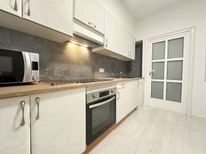 Urzaiz 33-35, 1 by YBH