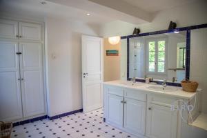 Villas Villa Bonnard in Nice Sea and city View & Pool : photos des chambres