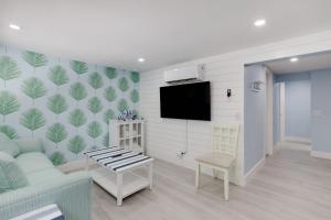 The Seagull Residence at The Sandpiper Inn Bikes Beachgear