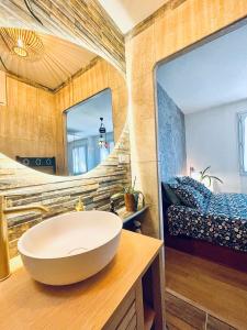 Appart Lumineux avec Jardin et Jacuzzi - Chambre Parentale - Full AC - Proche - CDG - Stade de France - Parc des Expositions