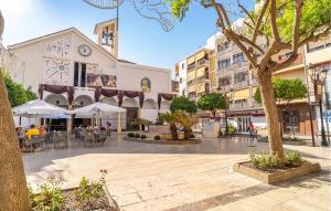 Beautiful Apartment In Fuengirola