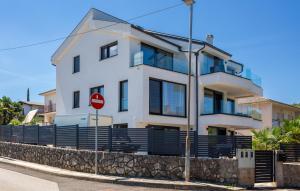 Nice Apartment In Malinska With Wifi