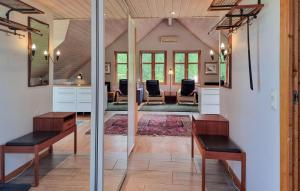 1 Bedroom Awesome Home In Västerlanda