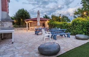 Lovely Apartment In Pula With Wifi