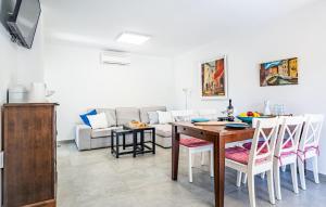 Lovely Apartment In Pula With Wifi