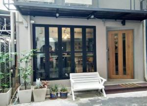 Bangkok Chat box Hostel