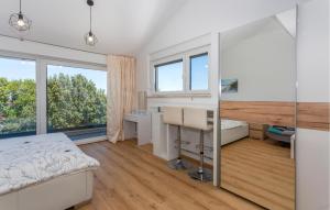 3 Bedroom Amazing Apartment In Malinska