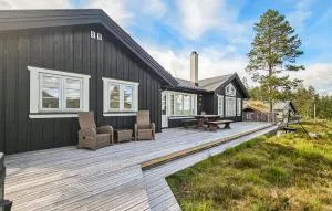 3 Bedroom Lovely Home In Skollenborg - Svene