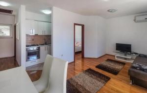 Amazing Apartment In Novi Vinodolski