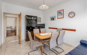 Beautiful Apartment In Novi Vinodolski