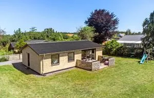 2 Bedroom Nice Home In Rødby - Errindlev