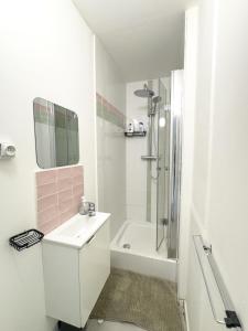 Maisons d'hotes Chambre AMOUR proche de Paris et a 10 minutes d'Orly : photos des chambres