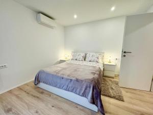 Room Happiness Split