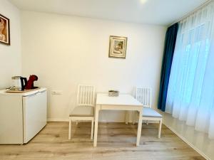 Room Happiness Split