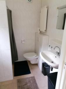 Morning Glory, Huisje Dahlia