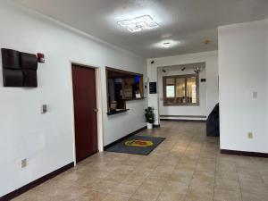 Super 8 by Wyndham Mason City