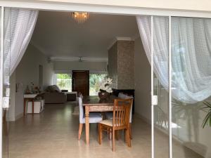 A casa na praia dos seus sonhos!!!