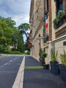 Appartements Les Loges Du Theatre MAISON de 150m2 PRIVE reservable de 2 a 14 personnes tout equipe au pied de l'AVENUE DE CHAMPAGNE et toutes commodites DEGUSTATION CHAMPAGNE OFFERTE jacuzzi sauna jeux velos EMPLACEMENT EXCEPTIONNEL et CHIC : photos des chambres