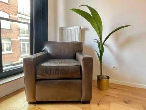 Elegant Canal-View Duplex with Free Parking