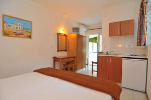 Hotel Emerald and Suites