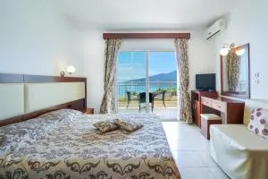 Hotel Emerald and Suites - Хрисі-Амудья