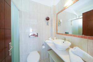 Hotel Emerald and Suites