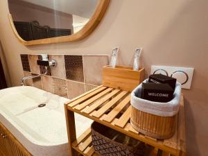 Appartements Le diX - Suite Romantique - VallabriX proche UZES : photos des chambres