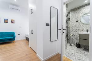 Deluxe2 Apartment next to the Synagogue FREE AIR CONDITIONER