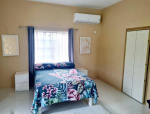 Villa Sleeps 8 with Sea View Garden