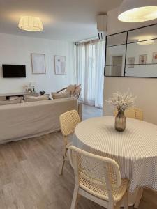 Lovely 1 BR apt near beach with private parking