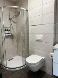 Lovely 1 BR apt near beach with private parking