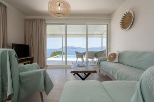 Azzure Vista Seaside Villa