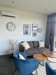 Enkhuizer Strand Chalet Windrose mit Zaun Haus Nr 225