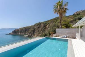 Azzure Vista Seaside Villa