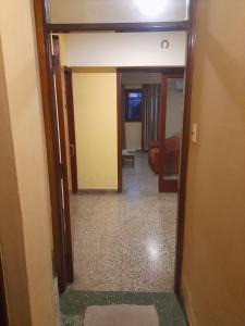 Edificio con 2 semipisos - Capacidad máxima 16 personas