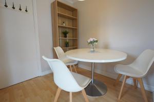 City center apt free parking