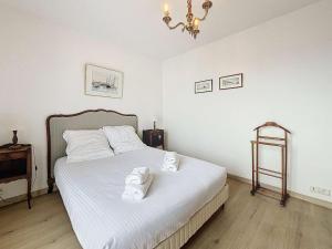 Grand duplex en centre-ville avec vue, à 50m de la plage, ascenseur, et WIFI - FR-1-361-165