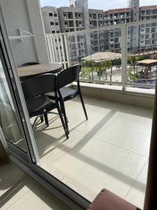 Lagoa ECO TOWERS ao lado do parque