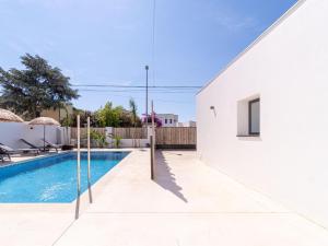 Villa Contemporánea con Piscina en Empuriabrava - HISP-288-65