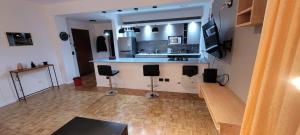 Departamento en PEATONAL con SEGURIDAD privada 24hs