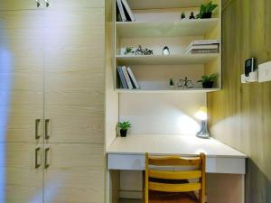 1BR Condotel with Balcony at FAME Residences #FM02