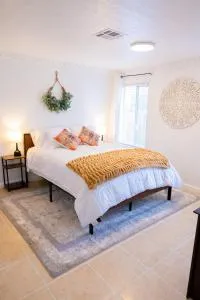 Charming Cute Home - Taft