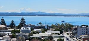 The Landmark unit 405 Resort style, spectacular water views, lift, linen, pool, games room, port-a-cot and highchair.