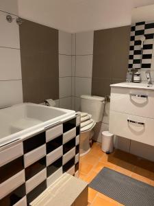 Maisons de vacances COUNTRY HOUSE La VILLAE : photos des chambres