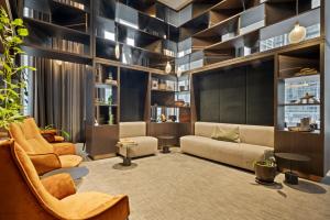 Chic 2-Bed Melbourne CBD Flat with Pool & Sauna