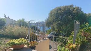 Villa vue mer 400m plages et commerces calme confort pour 6 à 8 personnes soins de remise en forme possible