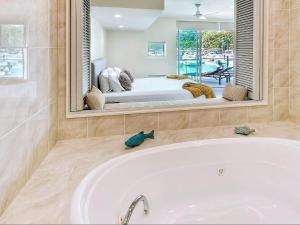 Pavillions on Hamilton Island by HIHA