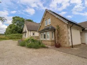 Low Orchard House - 奇平